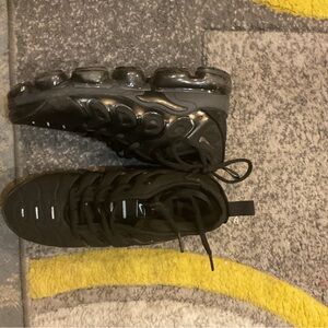 Nike Black Sneakers